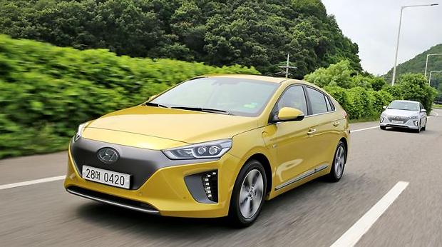 現代汽車2016年推出新款電動車Ioniq，該車型分混動版、插電混動版以及純電動版三種不同版本，今年1-10月國內市場共售出1480臺