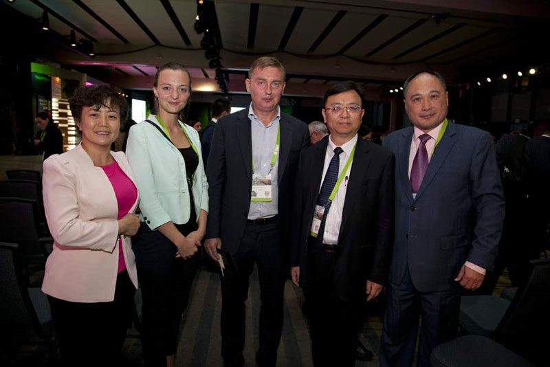 與會市長紛紛向比亞迪問診治療“城市病”良方 與會市長紛紛向比亞迪問診治療“城市病”良方