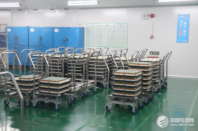 探訪比克電池自動化生產車間 2017年將實現8GWh產能 探訪比克電池自動化生產車間 2017年將實現8GWh產能