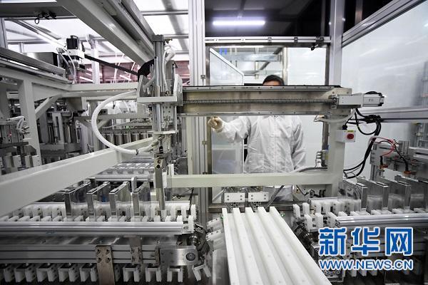 贛鋒鋰業(yè)布局鋰電池 投資6億動力電池全自動化生產(chǎn)線試產(chǎn)