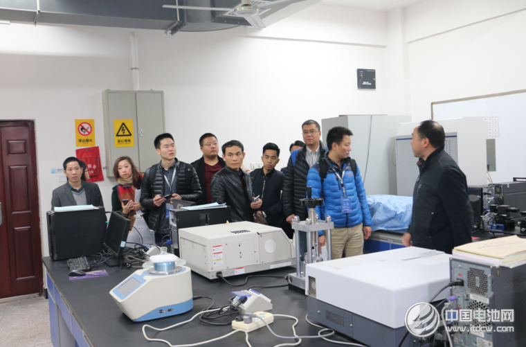 會代表參觀中南大學化學化工學院 會代表參觀中南大學化學化工學院