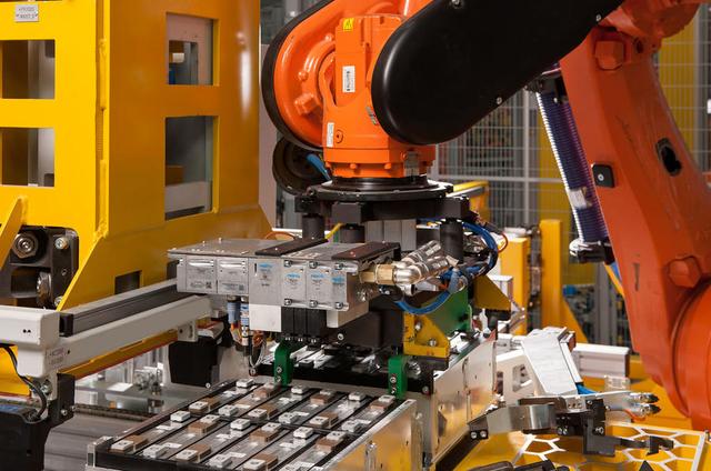 寶馬汽車研發固態電池技術  或于2026年量產