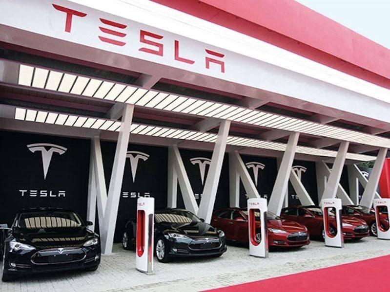 特斯拉計劃在2017年將充電樁數量翻倍 充電難的問題能解決嗎？