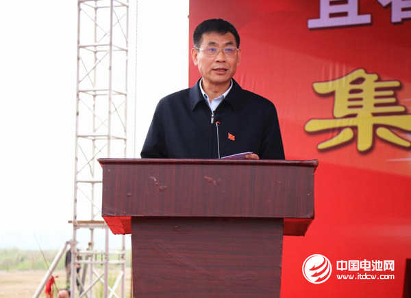 宜春市市委副書記、市長張小平在簽約儀式上致辭