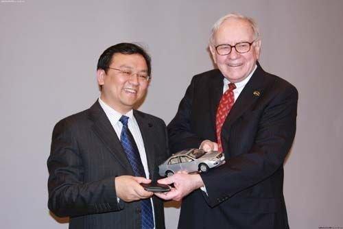 王傳福與巴菲特互贈禮物王傳福與巴菲特互贈禮物