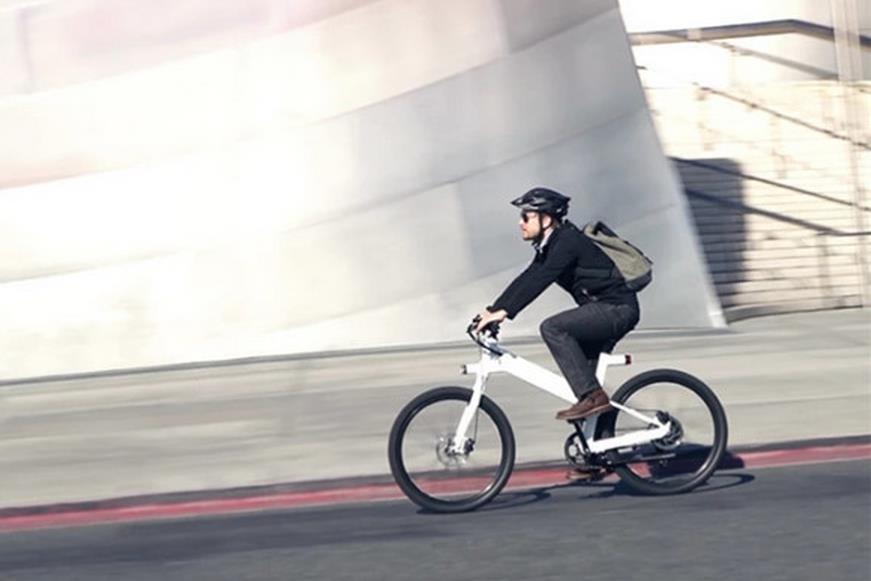這款智能電動自行車厲害了：續航80公里而且很安全