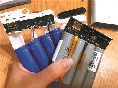 “山寨小米”（藍）和“小米”在多方面都有明顯差別