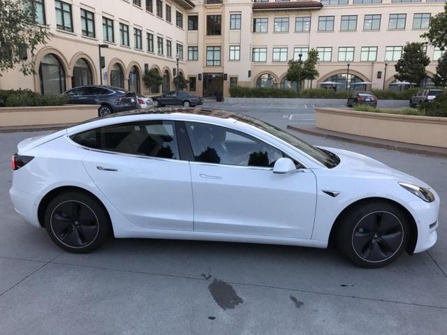 Model 3新照揭開最終版設計  續航可達483公里