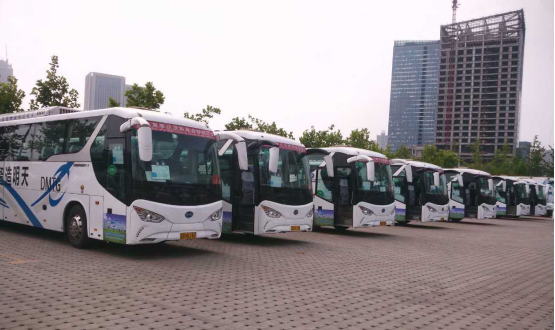 凸顯“綠色”會(huì)風(fēng) 比亞迪C9純電動(dòng)客車再次護(hù)航夏季達(dá)沃斯