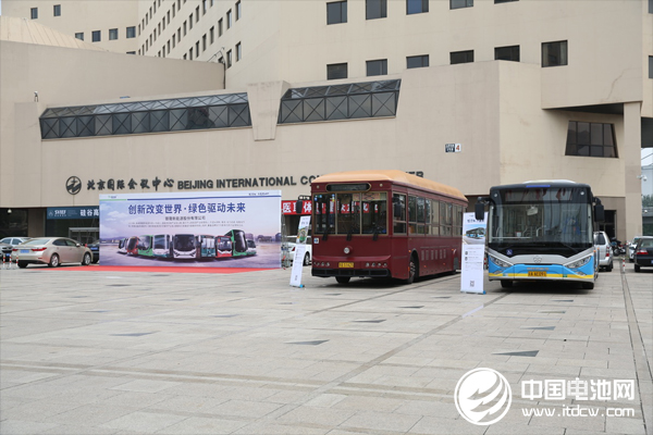 銀隆新能源車(chē)型在活動(dòng)展區(qū)