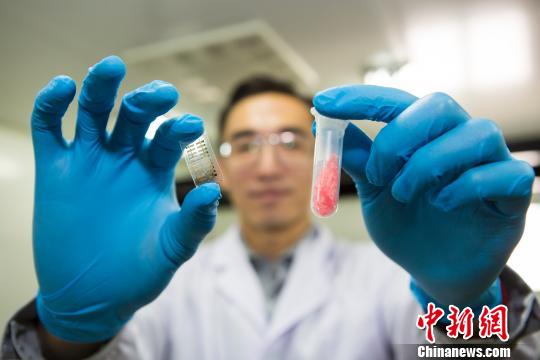 中國發(fā)現(xiàn)新型發(fā)電材料：未來可用衣服給手機(jī)充電