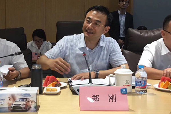 北汽集團黨委委員、北汽新能源黨委書記、總經理鄭剛