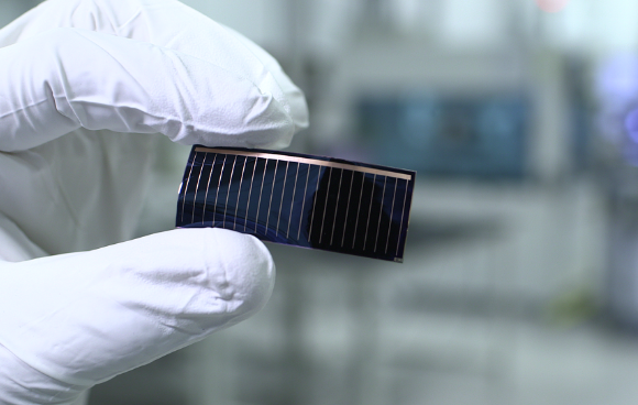 漢能柔性砷化鎵薄膜太陽能芯片