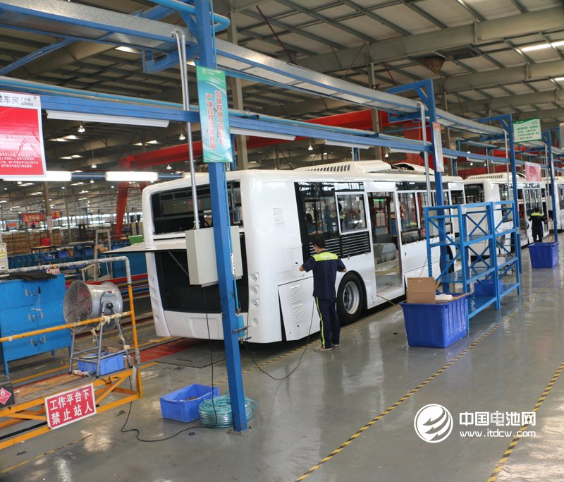 新能源汽車雙積分政策確認推遲一年！業(yè)內(nèi)出現(xiàn)不同聲音