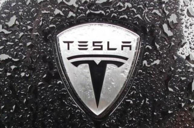 15分鐘換電池 特斯拉新專利解決電動車充電慢硬傷 15分鐘換電池 特斯拉新專利解決電動車充電慢硬傷