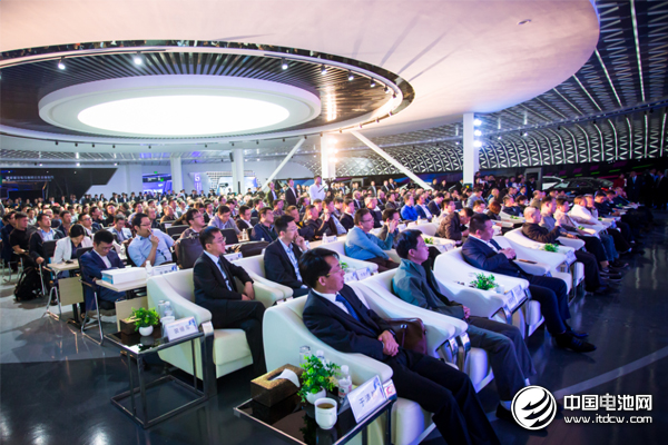 特銳德“雙網”雙向融合系統發布 助力新能源車用新能源電 特銳德“雙網”雙向融合系統發布 助力新能源車用新能源電