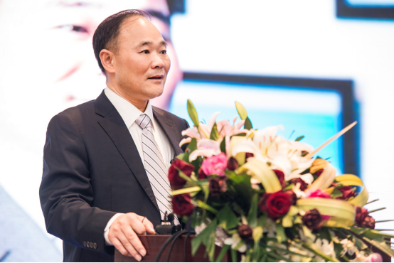 李書福在研討會上發言