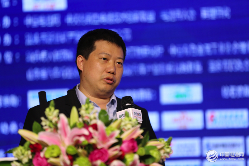 美國休斯頓大學電子工程系和德州超導中心教授姚彥