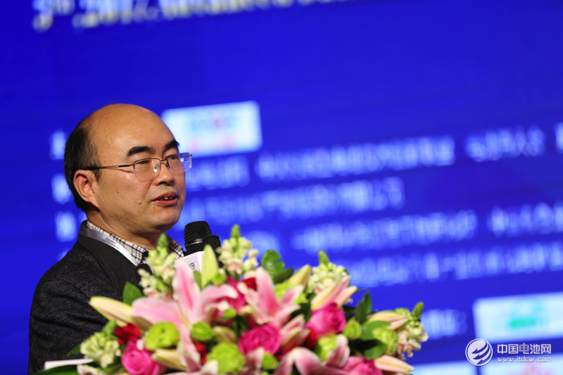 中南大學(xué)冶金學(xué)院教授、博士生導(dǎo)師胡國(guó)榮