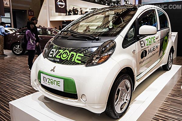 中國汽車產業又一個十字路口:新能源車合資還是單干? 中國汽車產業又一個十字路口:新能源車合資還是單干?