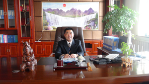 鴻圖隔膜張漢鴻：祝愿在新的一年里 克服困難 迎難而上 宏圖大展 再創佳績！