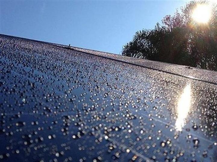 利用“摩擦納米發(fā)電機” 太陽能電池雨天也能發(fā)電 利用“摩擦納米發(fā)電機” 太陽能電池雨天也能發(fā)電