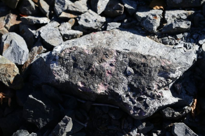 效仿蘋果加入全球性鈷爭奪戰 三星遠赴剛果礦場采購鈷 效仿蘋果加入全球性鈷爭奪戰 三星遠赴剛果礦場采購鈷