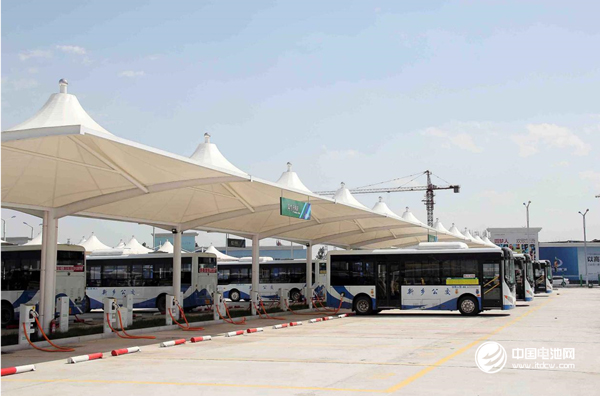 315特別策劃:新能源汽車產(chǎn)業(yè)質(zhì)量報(bào)告 315特別策劃:新能源汽車產(chǎn)業(yè)質(zhì)量報(bào)告