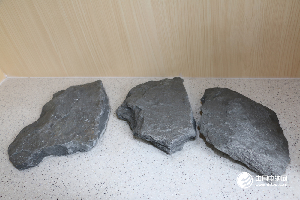 石墨烯扭轉(zhuǎn)“角度”可變超導(dǎo)體 將打開非常規(guī)超導(dǎo)體研究大門