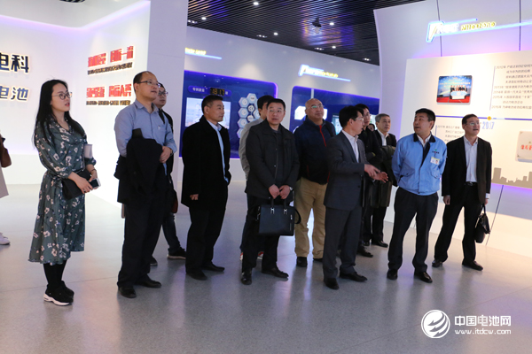 中國鋰電新能源產業鏈調研團一行參觀力神電池
