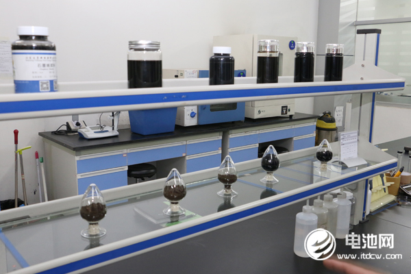 玉皇新能源石墨烯年產能達3噸 今年動力電池產能或達12億WH 玉皇新能源石墨烯年產能達3噸 今年動力電池產能或達12億WH