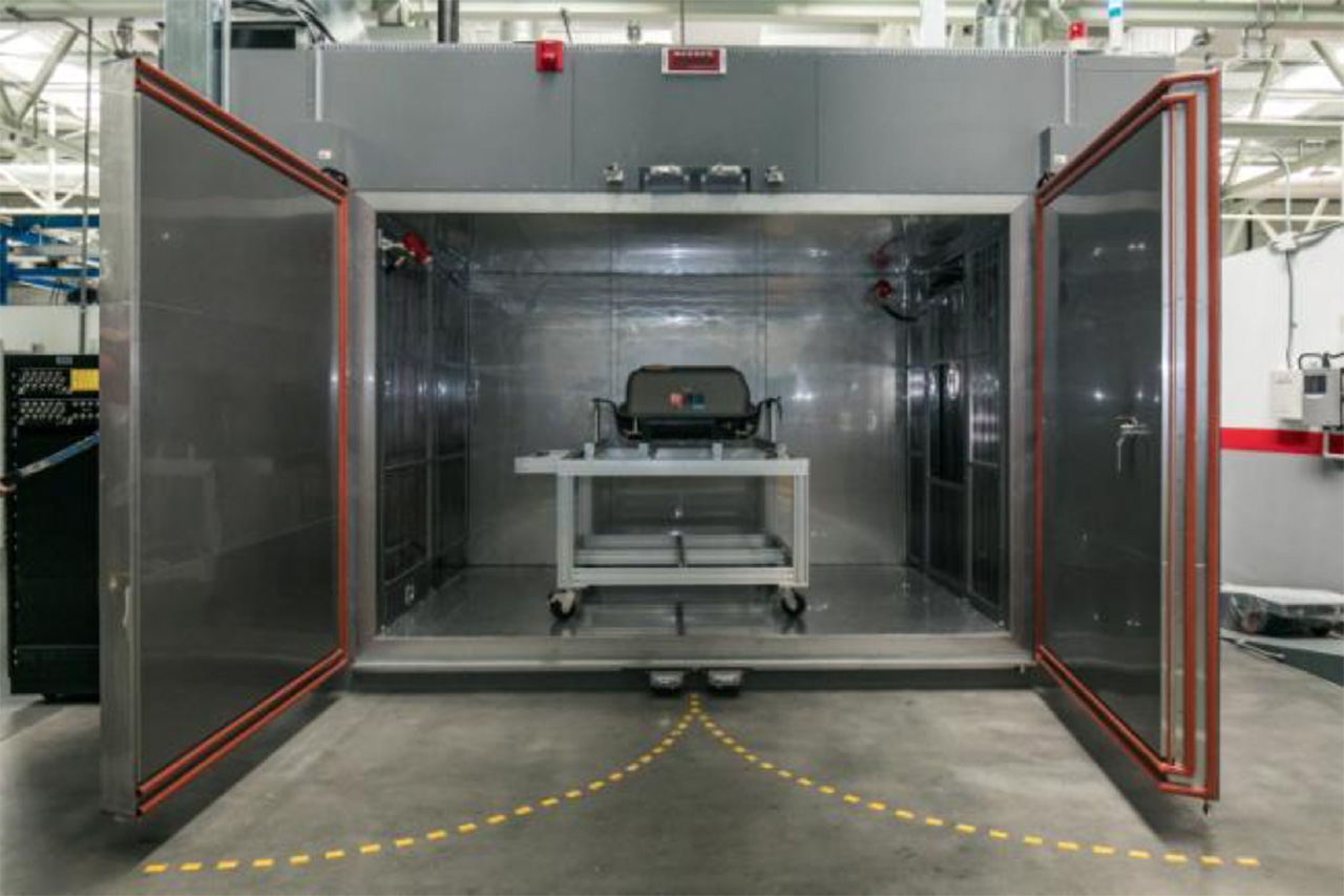 剖開(kāi)電動(dòng)汽車(chē)的心臟 在通用實(shí)驗(yàn)室親手組裝動(dòng)力電池