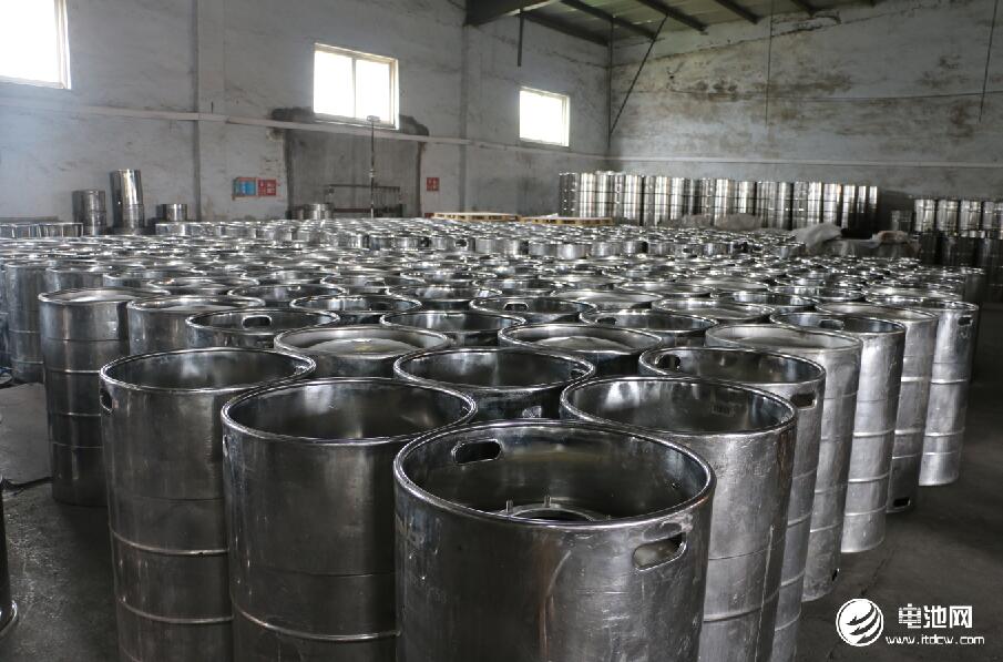 青島海鑫達(dá)開(kāi)發(fā)的鋰鹽桶