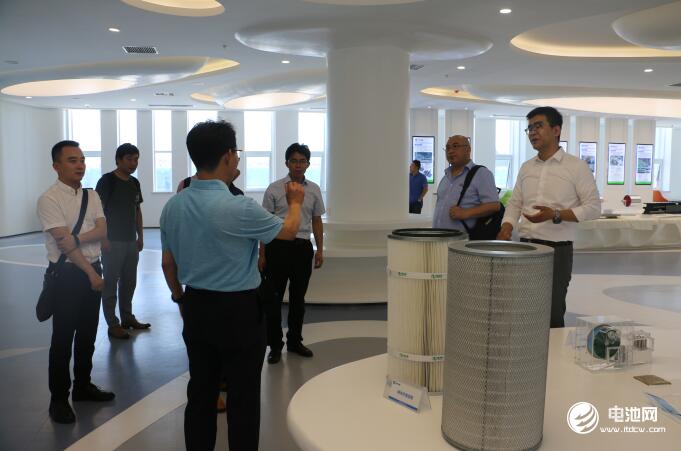 中國鋰電新能源產(chǎn)業(yè)鏈調(diào)研團(tuán)一行參觀中科華聯(lián)