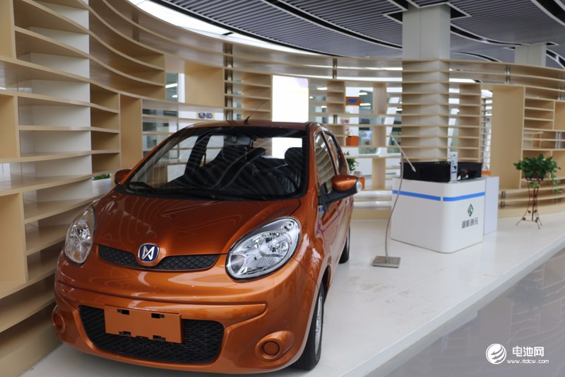 中國鋰電新能源產(chǎn)業(yè)鏈調(diào)研團一行參觀超威集團