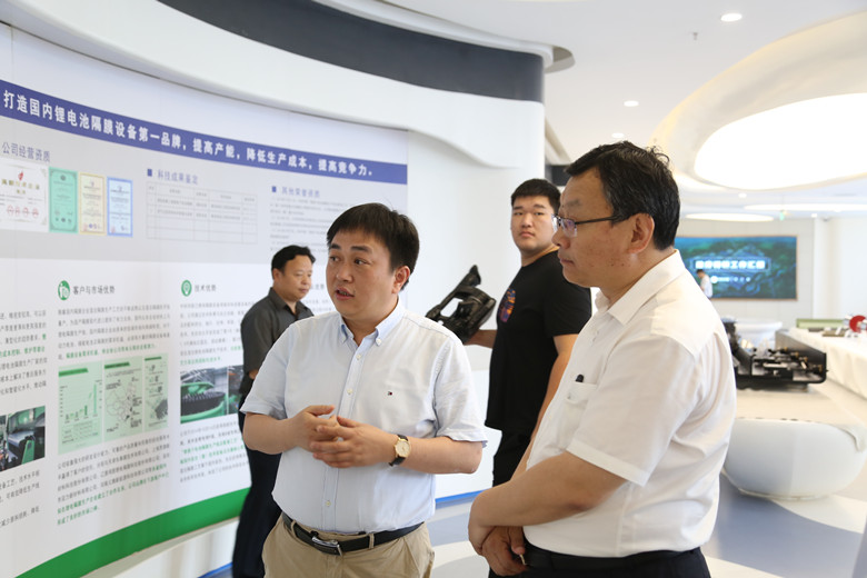 青島西海岸新區管委主任李奉利現場調研藍科途和中科華聯 青島西海岸新區管委主任李奉利現場調研藍科途和中科華聯