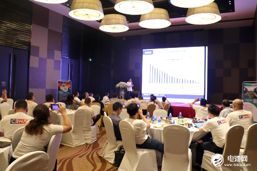 電池百人會(huì)企業(yè)家“問(wèn)道”活動(dòng)閉門(mén)沙龍現(xiàn)場(chǎng)