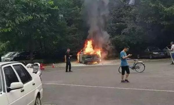 安全事故頻發(fā) 新能源車行業(yè)啟動(dòng)專項(xiàng)排查 安全事故頻發(fā) 新能源車行業(yè)啟動(dòng)專項(xiàng)排查