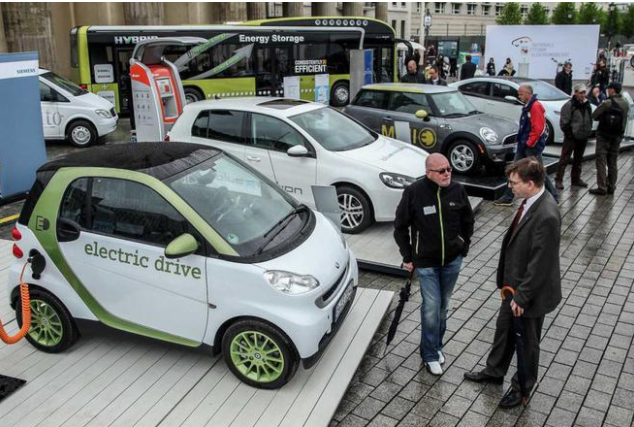 默克爾:德國(guó)電動(dòng)汽車(chē)補(bǔ)貼不會(huì)一直進(jìn)行 歐洲應(yīng)在本土生產(chǎn)電池 默克爾:德國(guó)電動(dòng)汽車(chē)補(bǔ)貼不會(huì)一直進(jìn)行 歐洲應(yīng)在本土生產(chǎn)電池