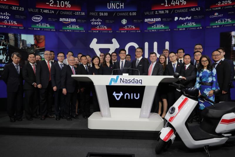 成立四年的小牛電動成功赴美IPO 創(chuàng)始人李一男親赴敲鐘現(xiàn)場