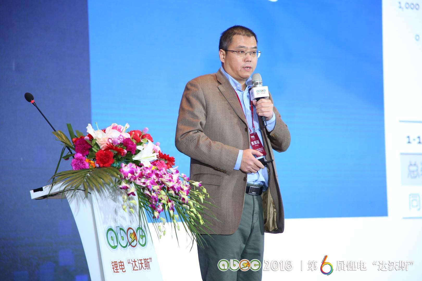 真鋰研究創始人兼總裁墨柯 真鋰研究創始人兼總裁墨柯