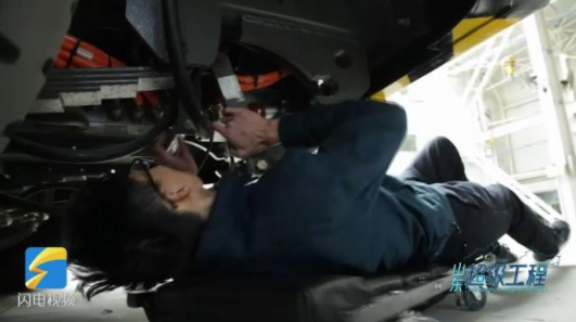 中國重汽“氫”裝上陣 填補中國氫燃料電池車空白 中國重汽“氫”裝上陣 填補中國氫燃料電池車空白