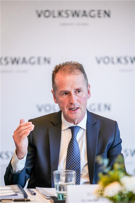 全球車企加大對(duì)電動(dòng)車投入 3000億美元近半投向中國(guó)