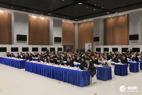 固態(tài)電池技術、智能裝備與市場應用研討會現(xiàn)場 固態(tài)電池技術、智能裝備與市場應用研討會現(xiàn)場