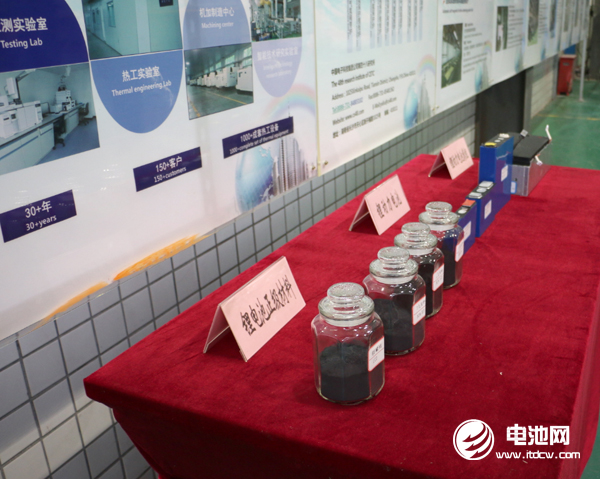 參觀中國電科48所鋰電裝備調試車間 參觀中國電科48所鋰電裝備調試車間