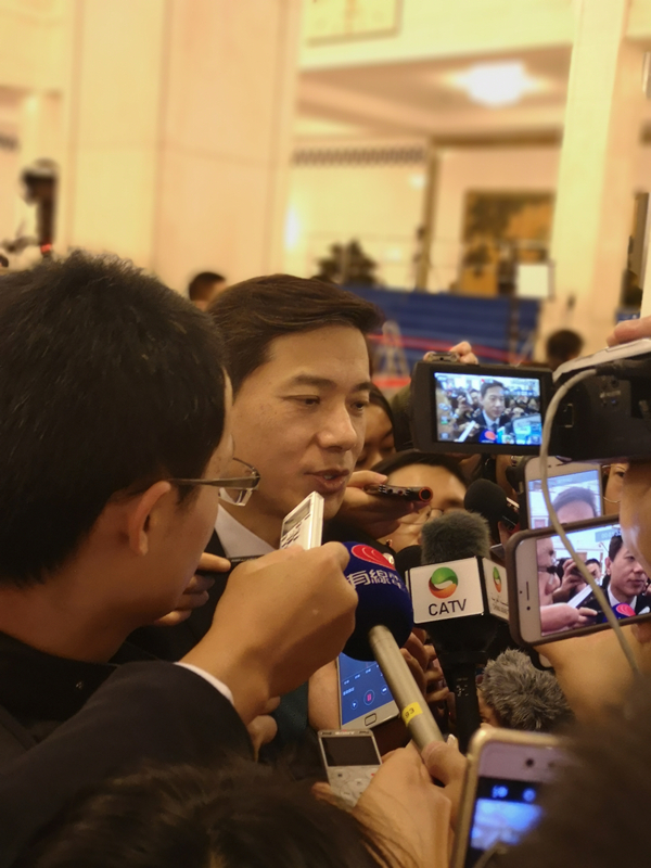 全國(guó)政協(xié)委員、百度公司董事長(zhǎng)李彥宏 全國(guó)政協(xié)委員、百度公司董事長(zhǎng)李彥宏