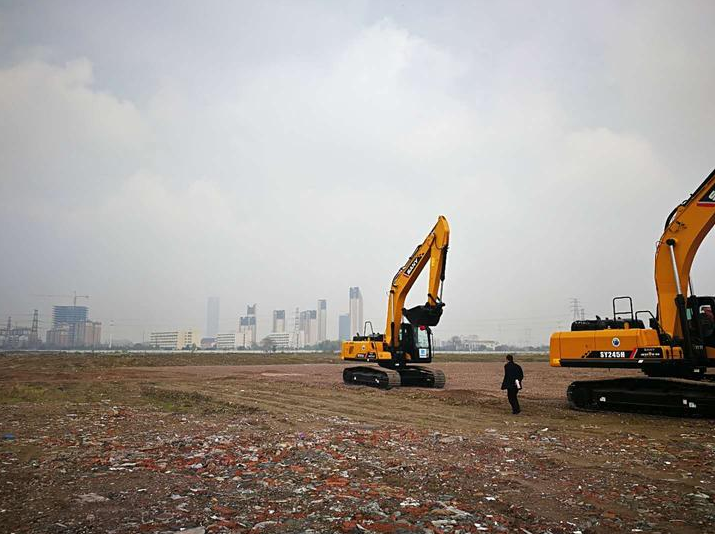 萬向創(chuàng)新聚能城項(xiàng)目現(xiàn)場(chǎng) 萬向創(chuàng)新聚能城項(xiàng)目現(xiàn)場(chǎng)