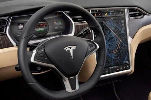 特斯拉推出新版駕駛輔助系統：車輛可自行變換車道