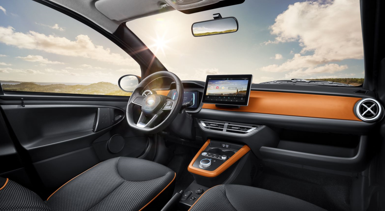 來電先享價5.99萬起 比亞迪e系列純電動e1低碳上市