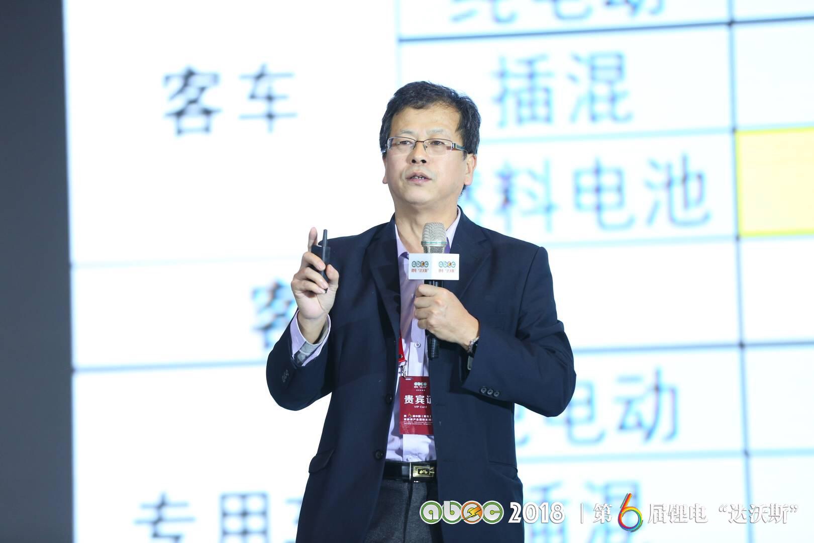 全國乘用車市場信息聯(lián)席會秘書長崔東樹